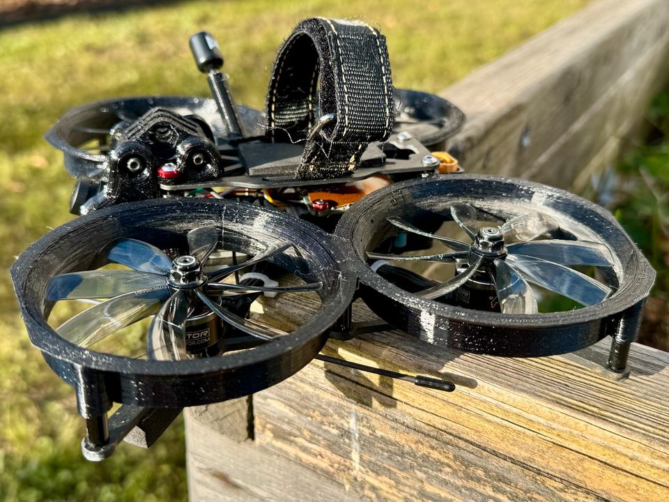 FPV Drohne Cinewhoop Shendrones Squirt 6s DJI Crossfire in Tornesch