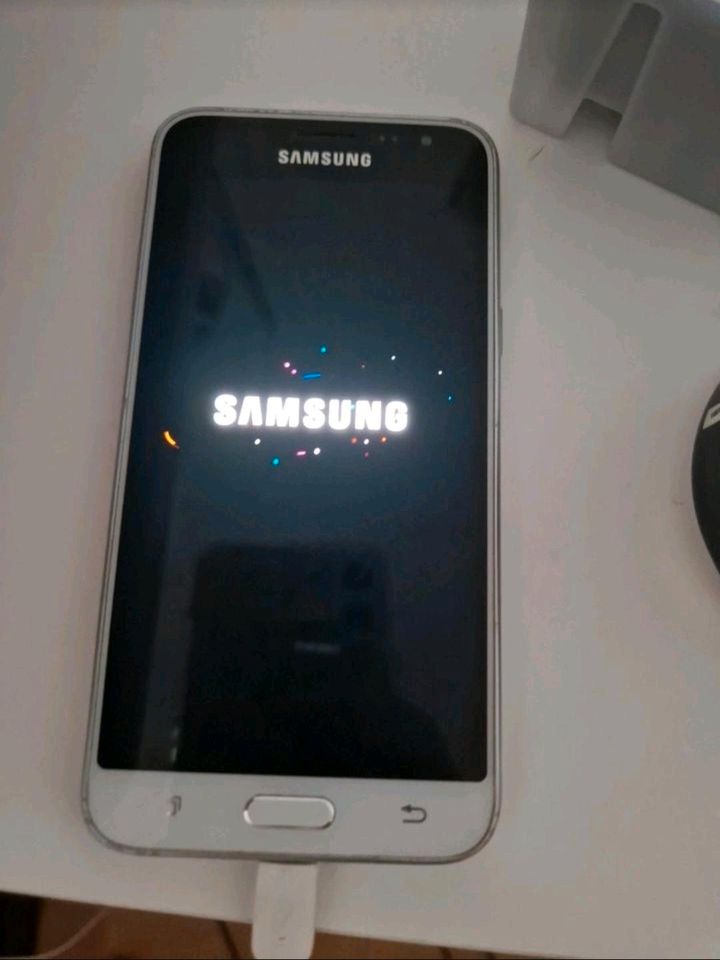 Samsung Galaxy J3 (2016,16GB) in Konz