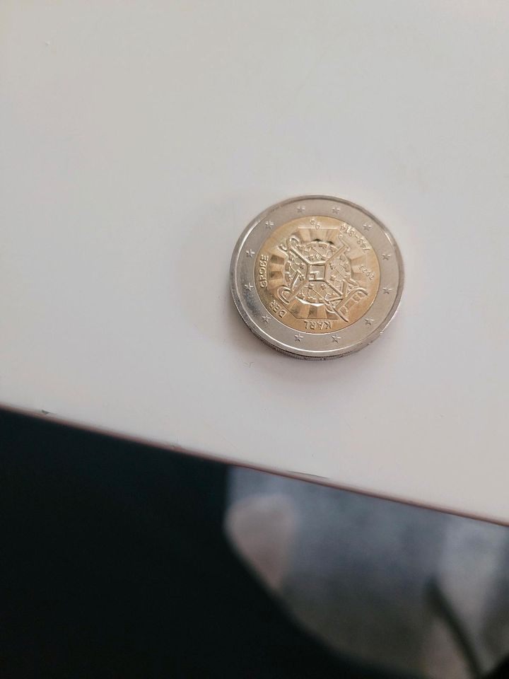 Wer kauft  Diese 2-euro-münze von Carl dem Grossen in Erfurt