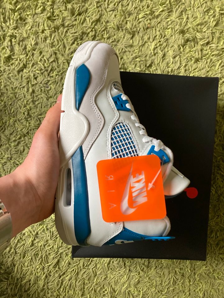 Jordan 4 Military blue 40 in Berlin