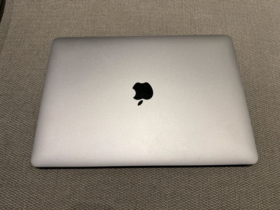 MacBook Pro 2018 13,3 Zoll 2,3 GHz Core i5 Touchpad OVP in Bocholt