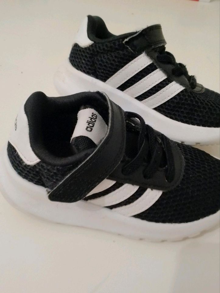 Adidas Sneaker top Zustand gr 24 unisex in Leipzig