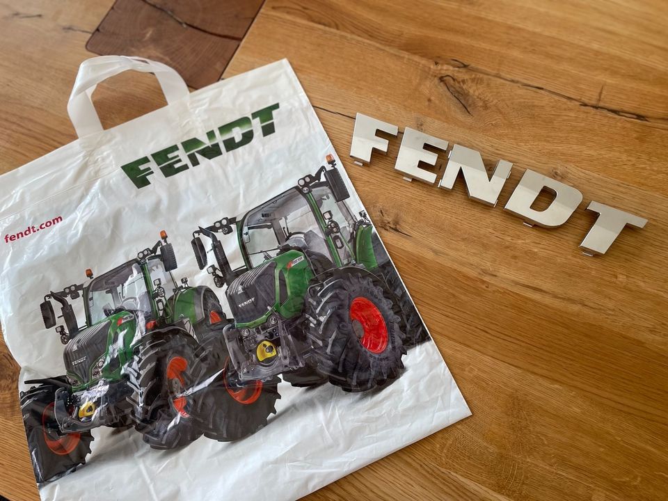 Fendt Emblem, Logo + Fendt Tüte in Waal