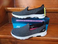 Skechers Go Walk schwarz weiß EU 37 NEU Hessen - Wölfersheim Vorschau