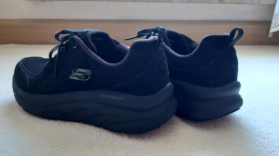 Skechers D'Lux Walker in Sondershausen