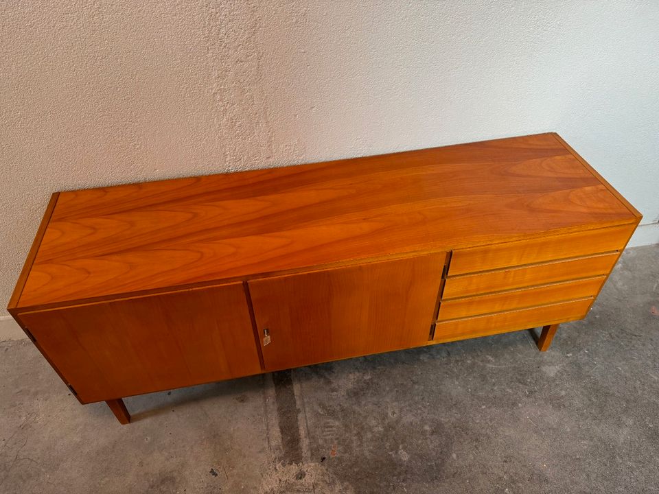 @ MID CENTURY DESIGN SIDEBOARD HELLES HOLZ 50er 60er in Berlin