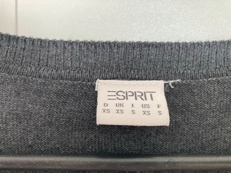 Dünner Pullover von Esprit in Weil der Stadt