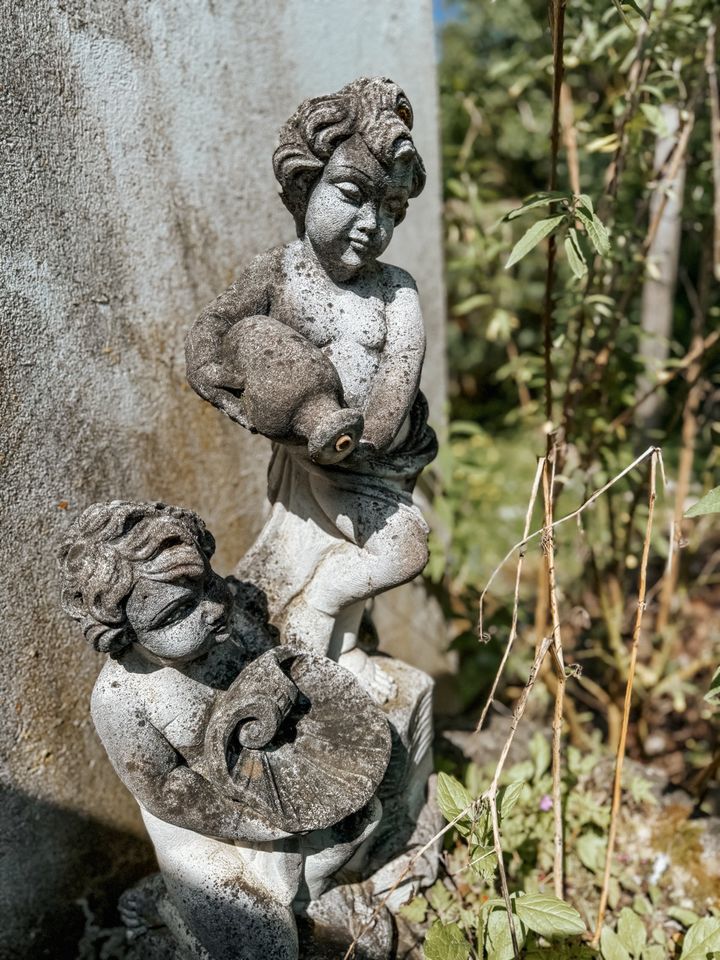 Steinbrunnen Brunnen Springbrunnen Engel Putten Garten in Düren