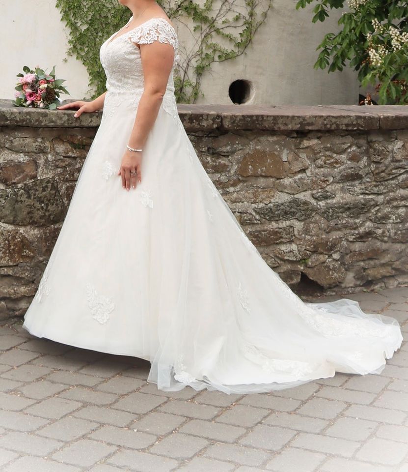 Brautkleid Hochzeitskleid A-Linie Größe 40-44 in Lennestadt