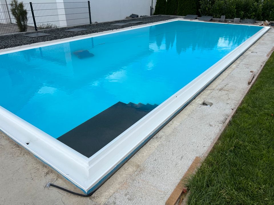 Poolbau, Folienverlegung, Polypropylen Becken, Technik in Schwendi