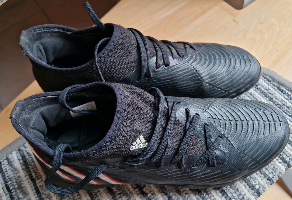 Adidas PREDATOR Fußballschuhe Gr. 40 in Ahrensfelde