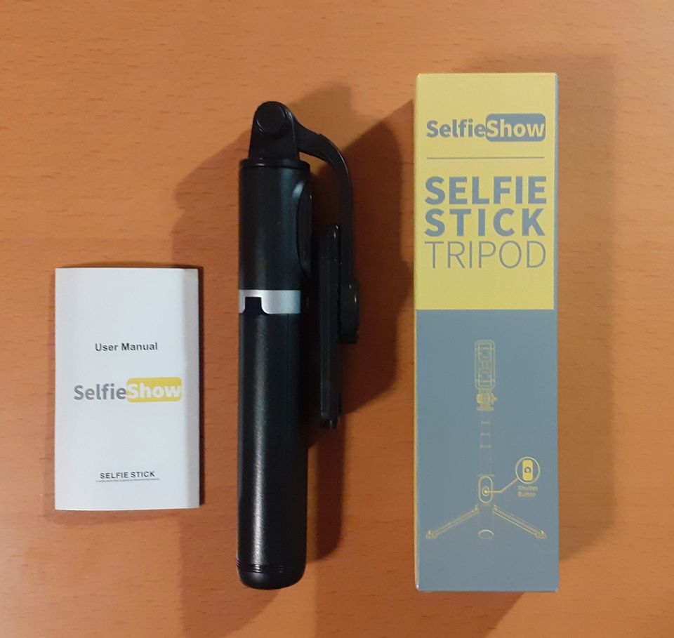 SelfieShow Selfie Stick Tripod Bluetooth neu in Waltrop