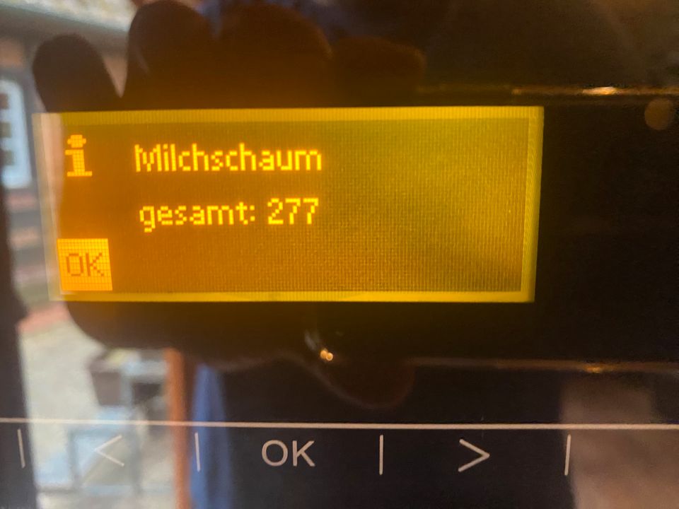 Miele CVA 5065 Kaffevollautomat gebraucht in Reppenstedt