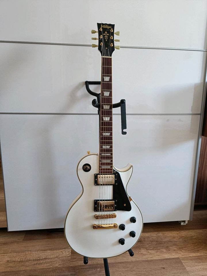 E-Gitarre Marke Vintage V100 reissued in Potsdam