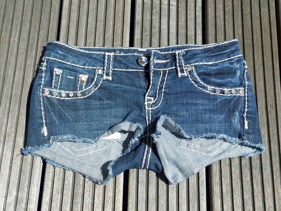 LA IDOL MALTESE CROSS BLUE DENIM MINI CUT OFF SHORTS in Hamburg