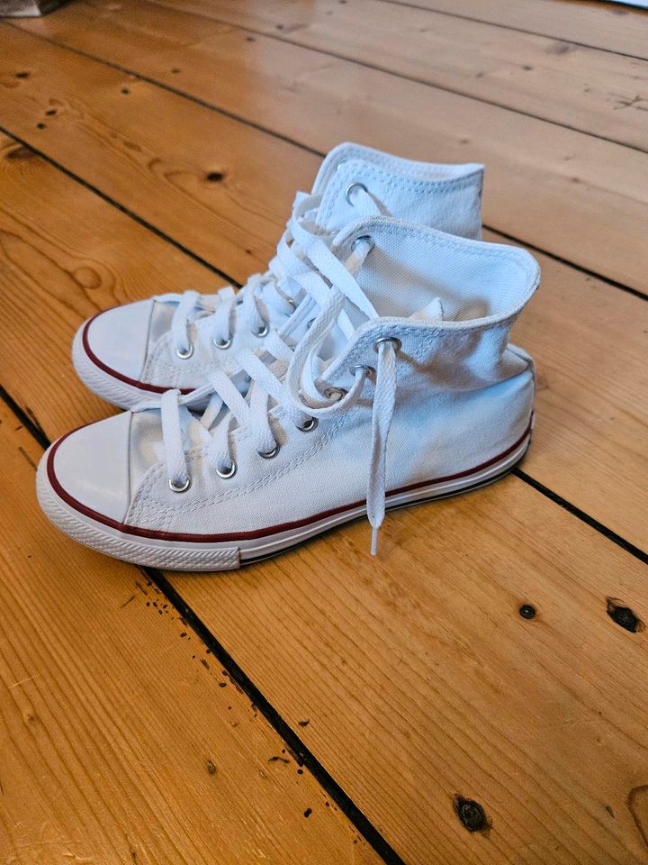 Schuhe Converse Chucks Gr. 35 (21,5cm) in Höxter