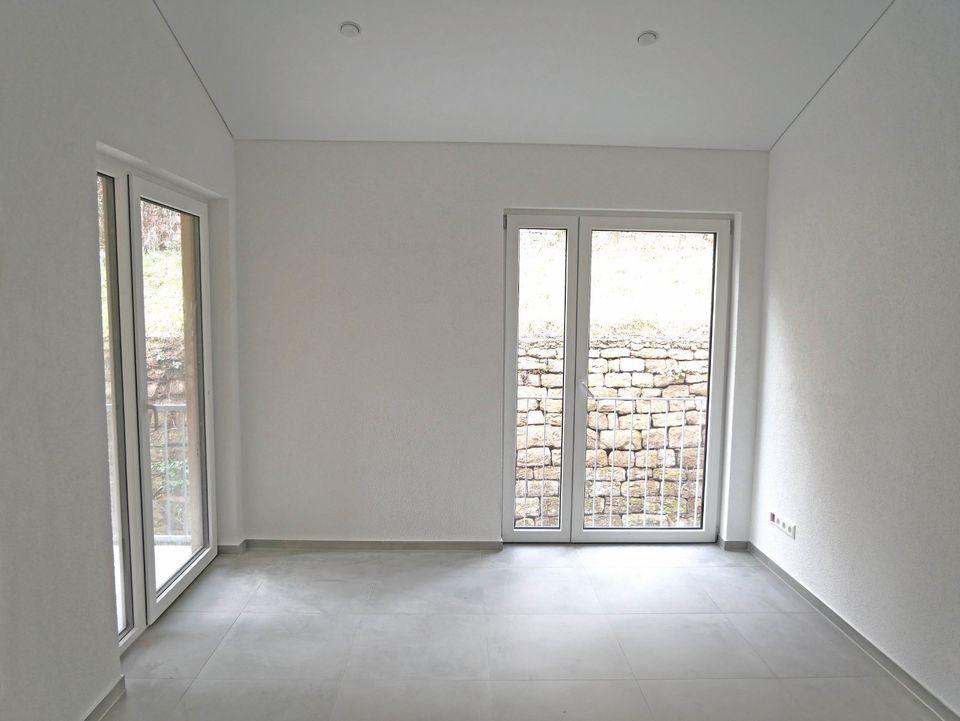 Attraktive Stadtwohnung mit Enzblick! 4-Zimmer, Balkon und Garage in Neuenbürg