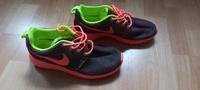 WIE NEU! Nike Schuhe Größe 36,5 Hessen - Oberursel (Taunus) Vorschau