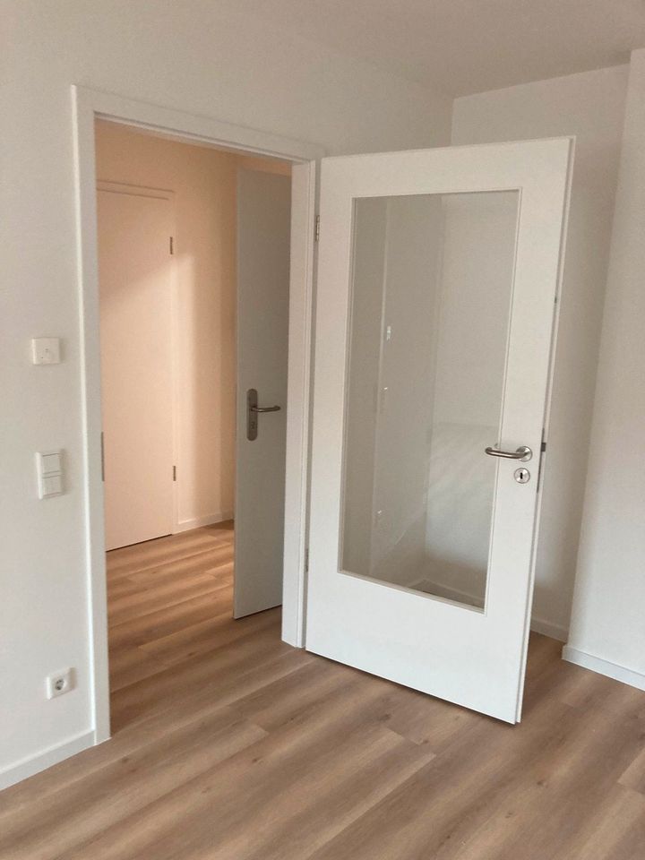 schicke 1ZKB SeniorenWohnung mit Loggia und Fahrstuhl im DG in Dresden