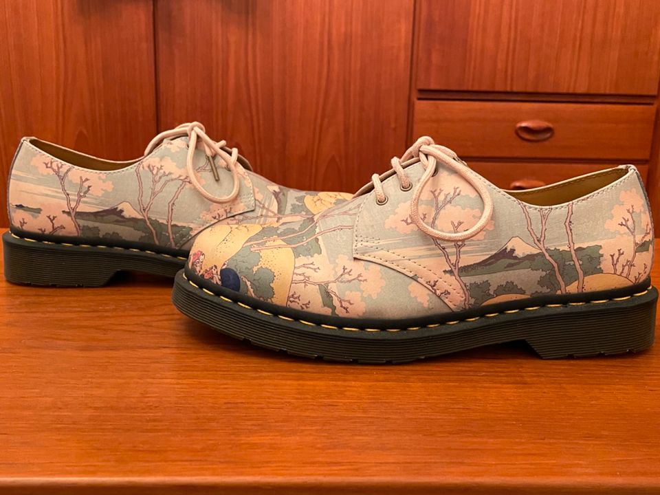 Dr. Martens Größe 42 - Metropolitan Museum of Art - Hokusai in Berlin