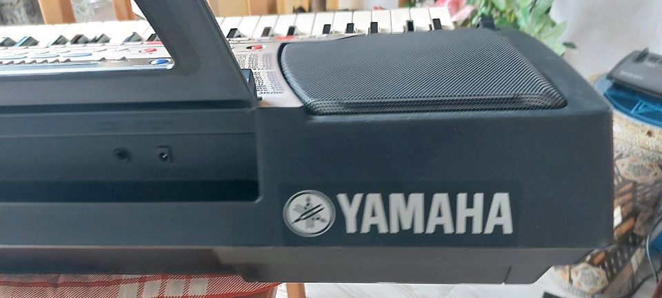 Keyboard Yamaha PSR-550 in Olpe