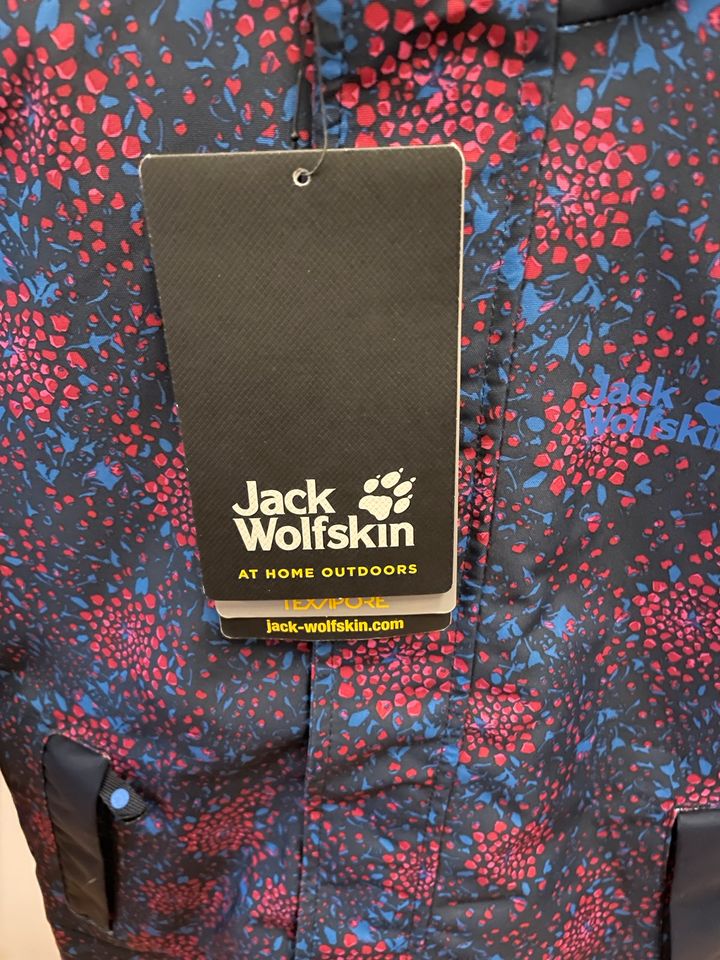 Schöne Jacke von Jack Wolfskin in 128 Kajak Falls NEU in Plettenberg