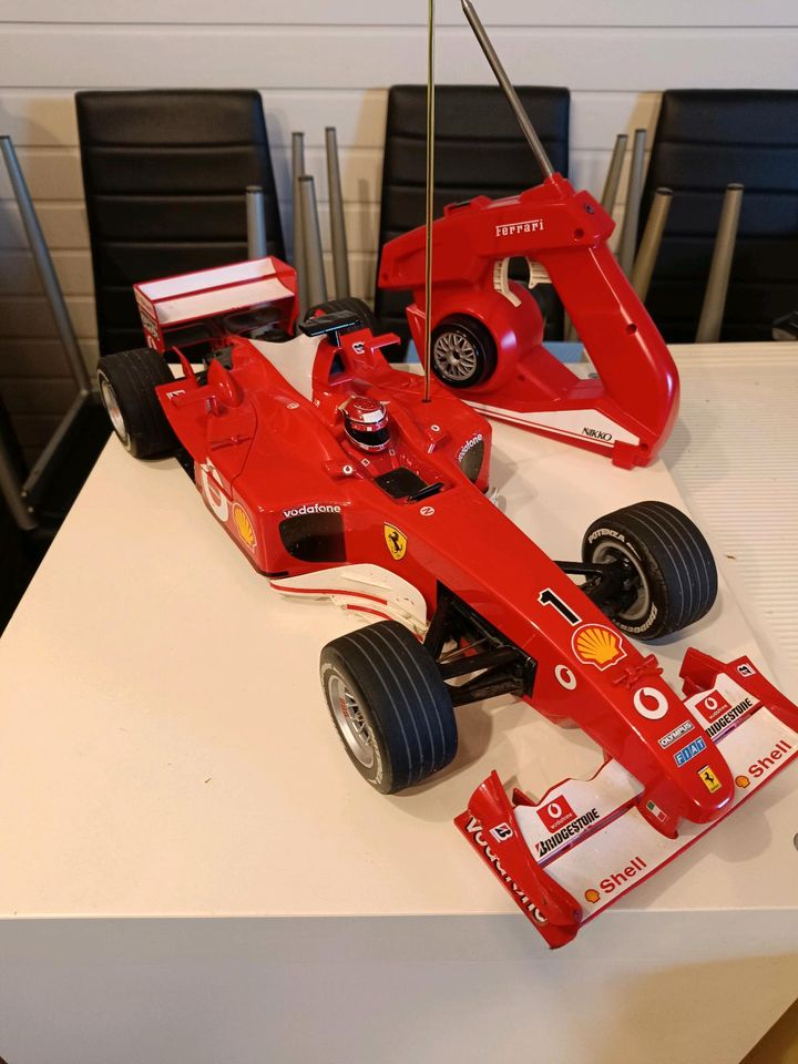 Nikko Ferrari RC M.Schumacher mit Akku und Fernbedienung Formel 1 in Nettetal