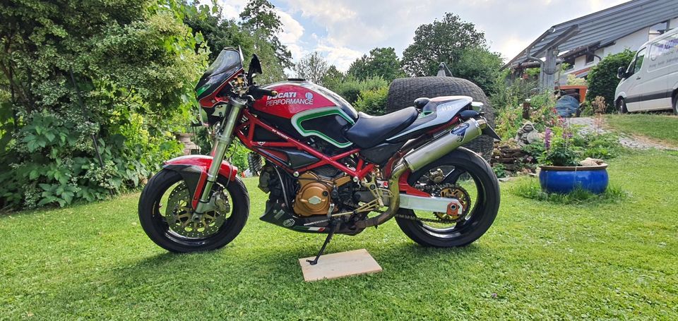 Ducati Monster 1000 in Taching