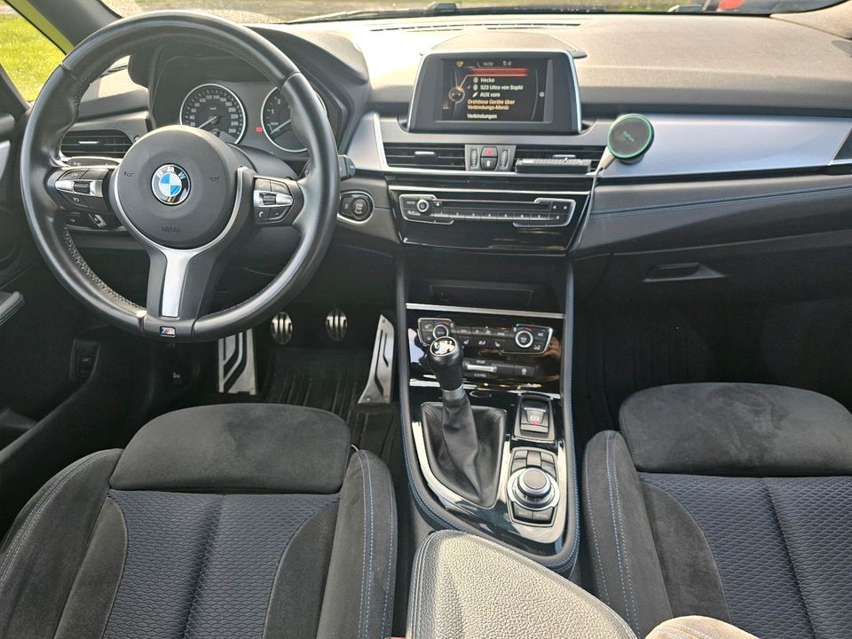 BMW 218i Active Tourer M-Paket in Walting