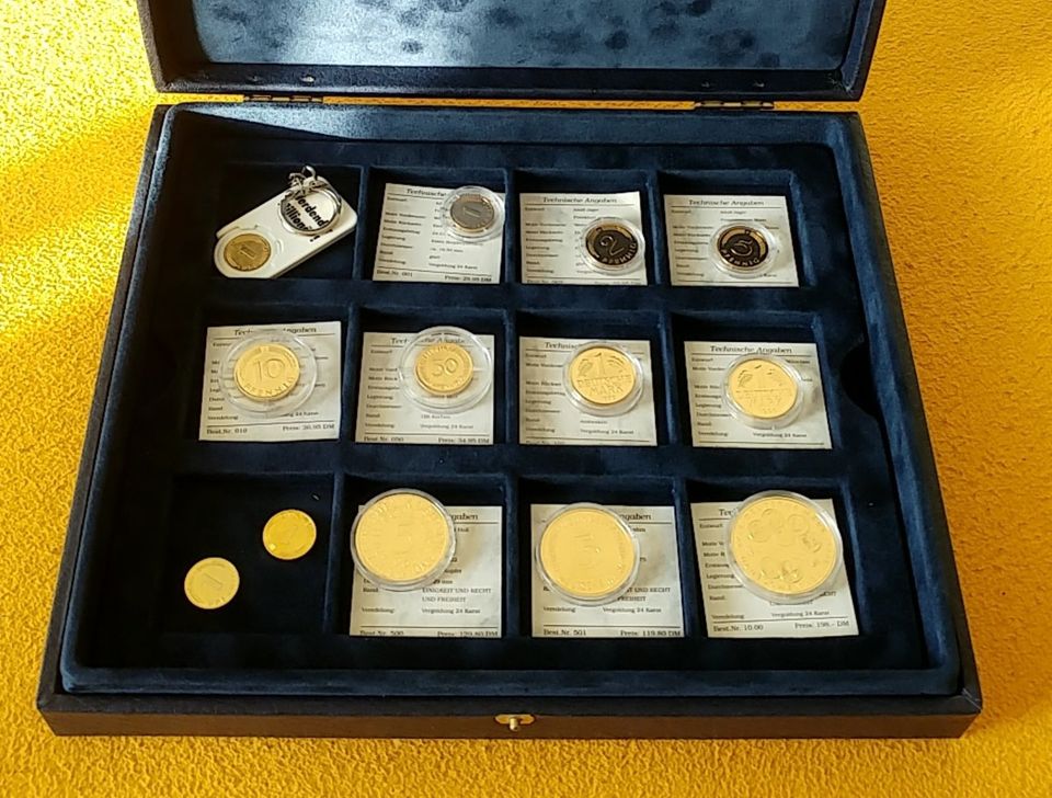 24 Karat vergoldete DM Münzen (BRD) in Sammlerbox in Haar