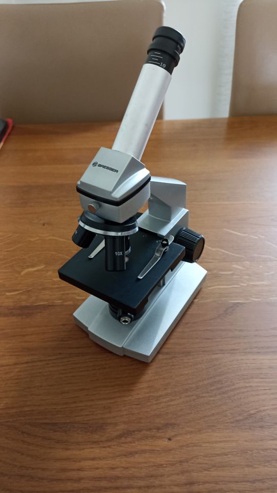 Mikroskop mit USB-Kamera in Bünde