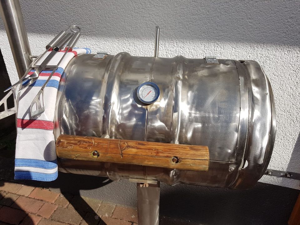 Grillwagen aus Bierfaß (edelstahl) in Merzig