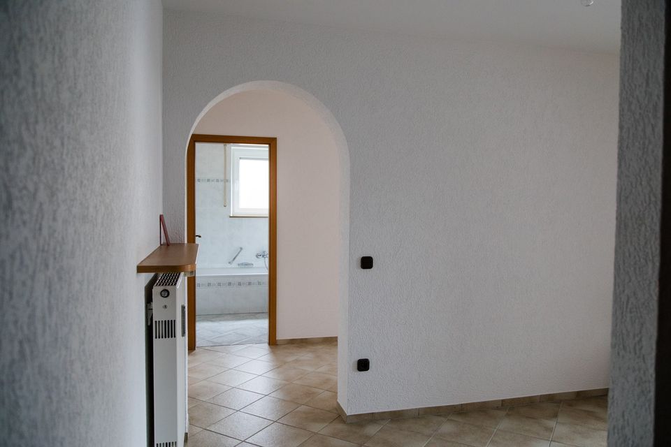 *RESERVIERT* - 3-Zimmer-EG-Wohnung mit großzügigem Balkon in Geretsried