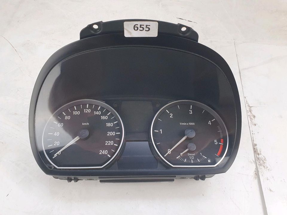 Tacho BMW 1er E81 E82 E83 E87 Diesel km/h Tachometer #655 in Bochum