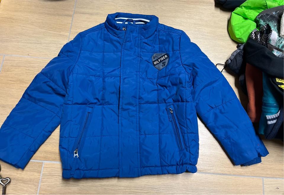 Hilfiger Übergangsjacke bzw leichte Winterjacke Gr. 122 in Büren