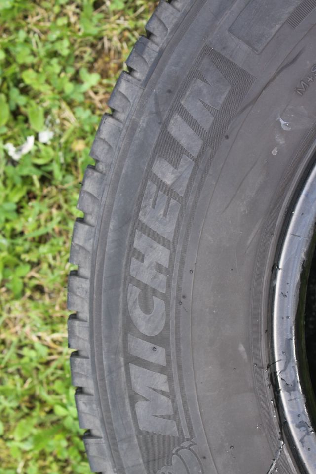 Winter Reifen 225/75R16CP  116Q in Aichtal