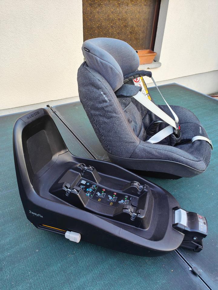 Maxi Cosi Kindersitz mit 2wayFix Isofix, 6 Monate - 4 Jahre in Dresden