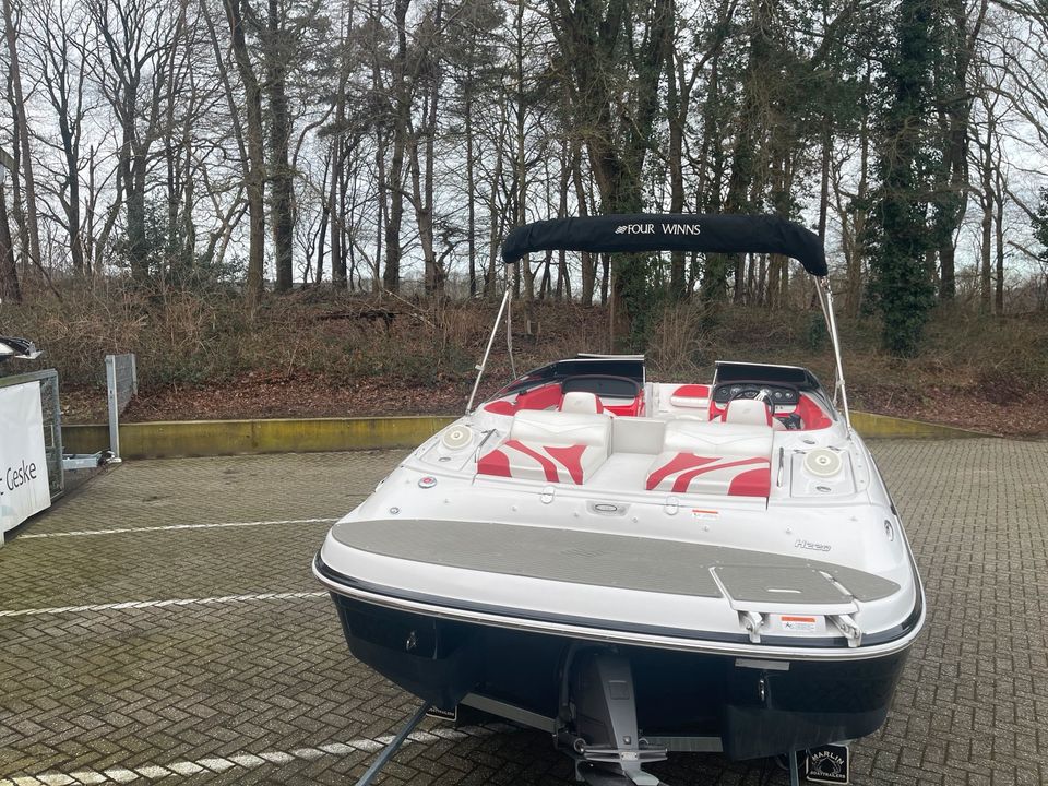 Motorboot Four Winns H 220 mit 5,7 L Volvo Penta in Uelsen