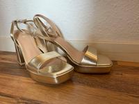 Neue, ungetragene Sandaletten, 39, Gold, Sandalen, Damen, Schuhe Leipzig - Leipzig, Südvorstadt Vorschau