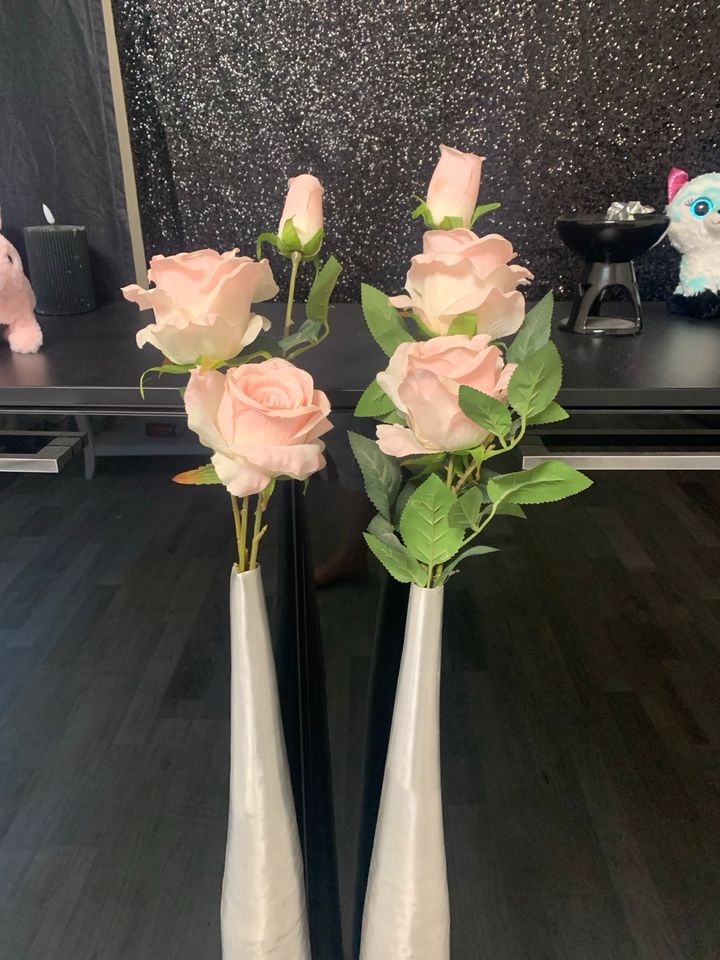 2 Vasen mit rosenblumen rosa deko Silber in Berlin