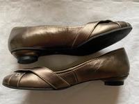 Flotte Damenschuhe/Pumps von "Bonita", platinfarben, Gr. 40  NEU Nordrhein-Westfalen - Schwerte Vorschau
