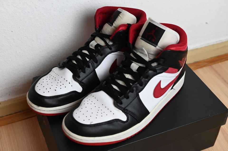 Air Jordan 1 Retro Sneaker Mid Rot-Schwarz-Weiß Gr. 45 Herren in Berlin -  Köpenick | eBay Kleinanzeigen ist jetzt Kleinanzeigen