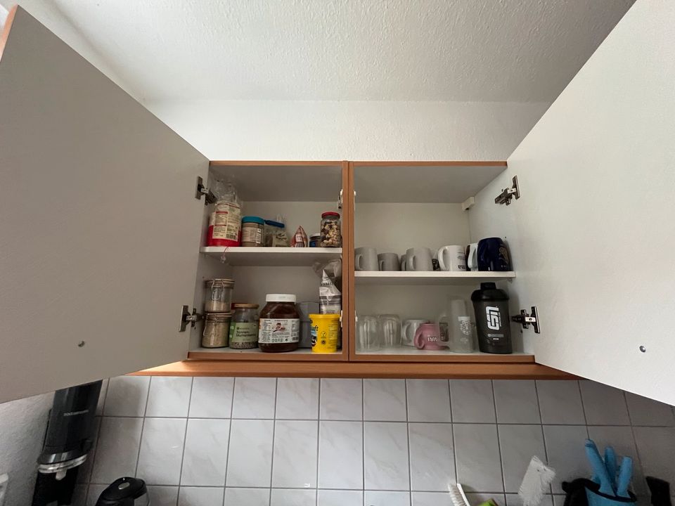 Einbauküche // Küchenzeile mit E-Geräten in Halberstadt
