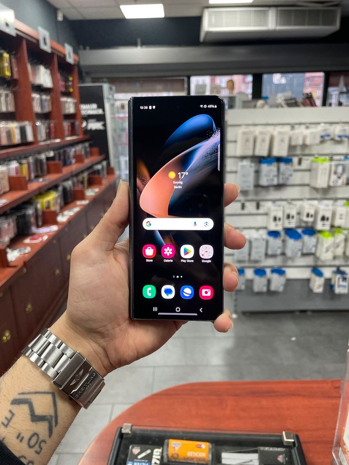 Samsung Galaxy Z FOLD 4 5G 256GB TOP RECHNUNG GARANTIE Graygreen in Nürnberg (Mittelfr)