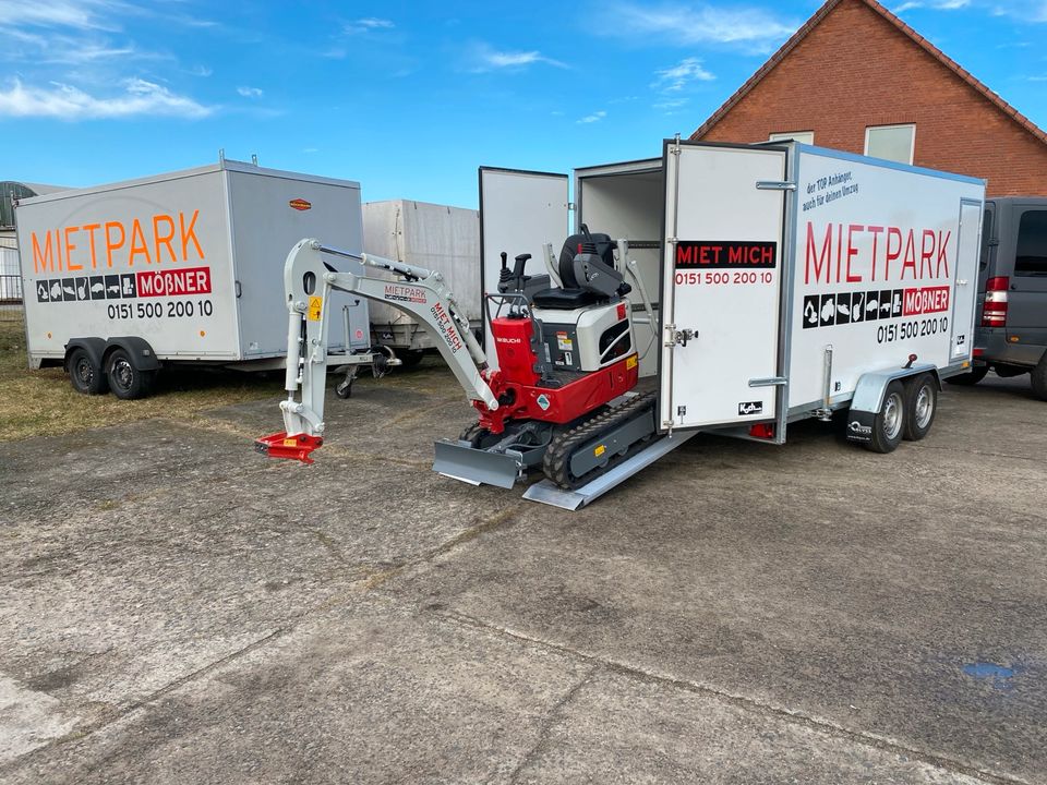 Viehanhänger Autotariler Trailer Kofferanhänger zu vermieten in Domsühl