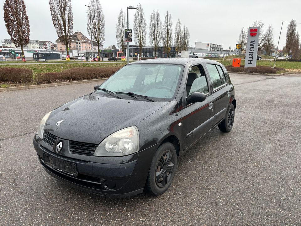 Renault Clio Campus 1.2 Liter 75 PS 5 Türer Klima Ez 2006 in Donaueschingen