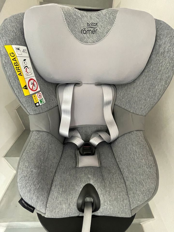 Britax Römer Dualfix M i-Size grey-marble in Ludwigsburg