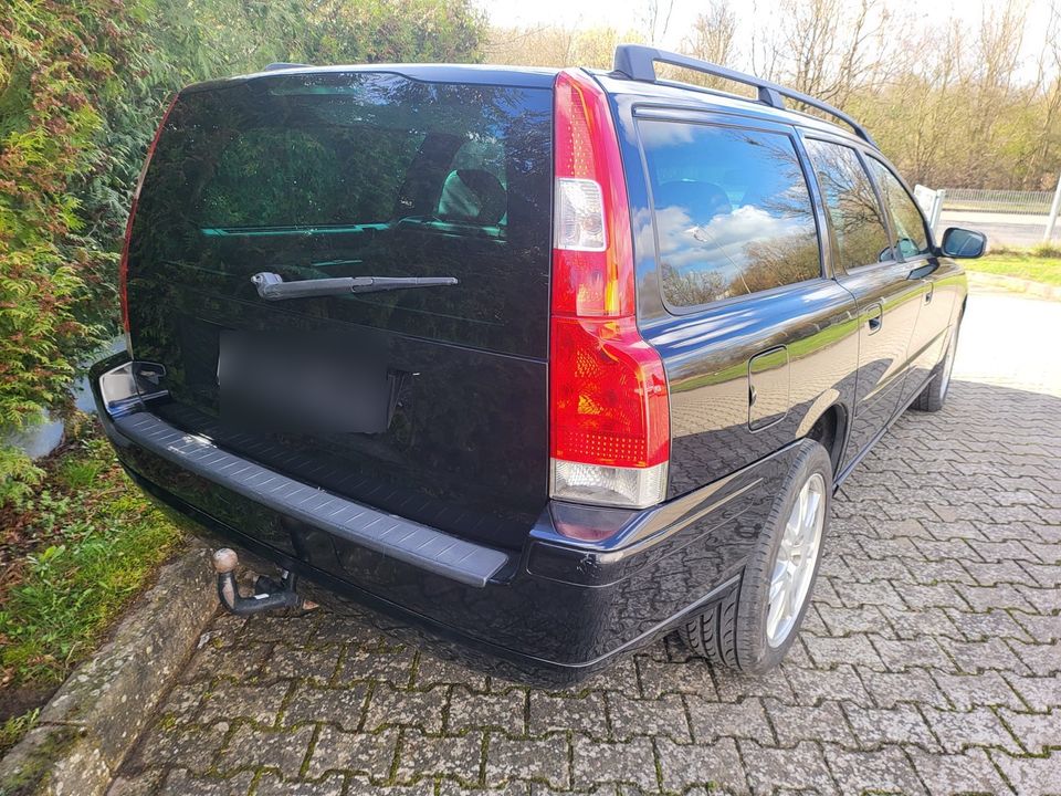 Volvo (S) V70 II 2.4 D5 Autom AWD Rentner TÜV neu in Teterow