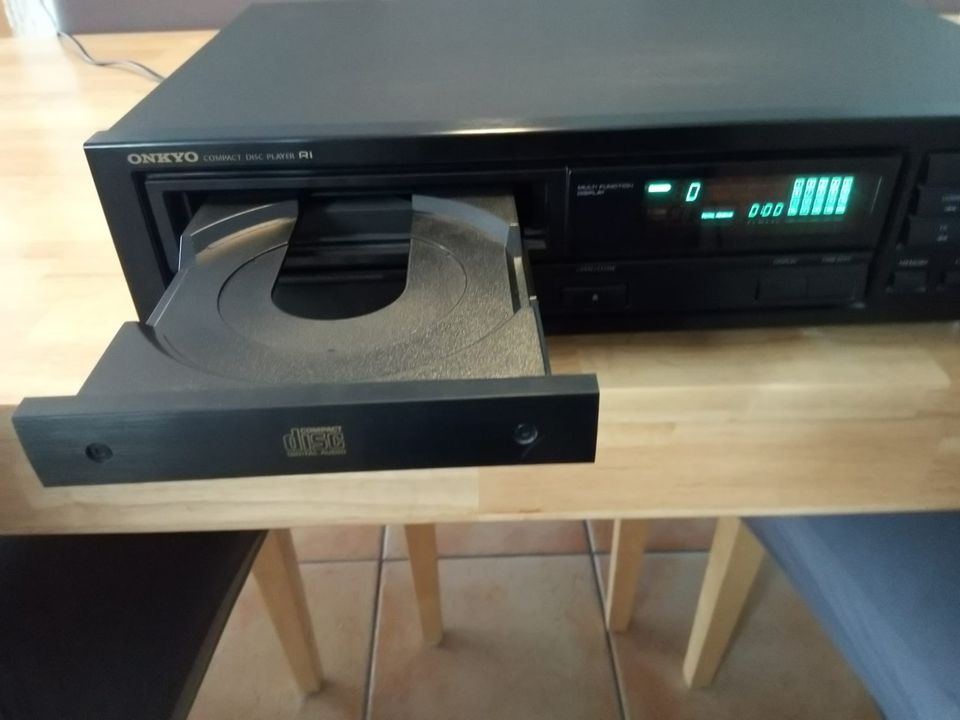 Onkyo DX-6700 CD-Player in Leichlingen