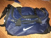 NIKE Sport Tasche blau mit Trägerband groß Berlin - Friedenau Vorschau